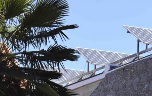 Suministro e instalacion de placas solares sobre cubierta plana